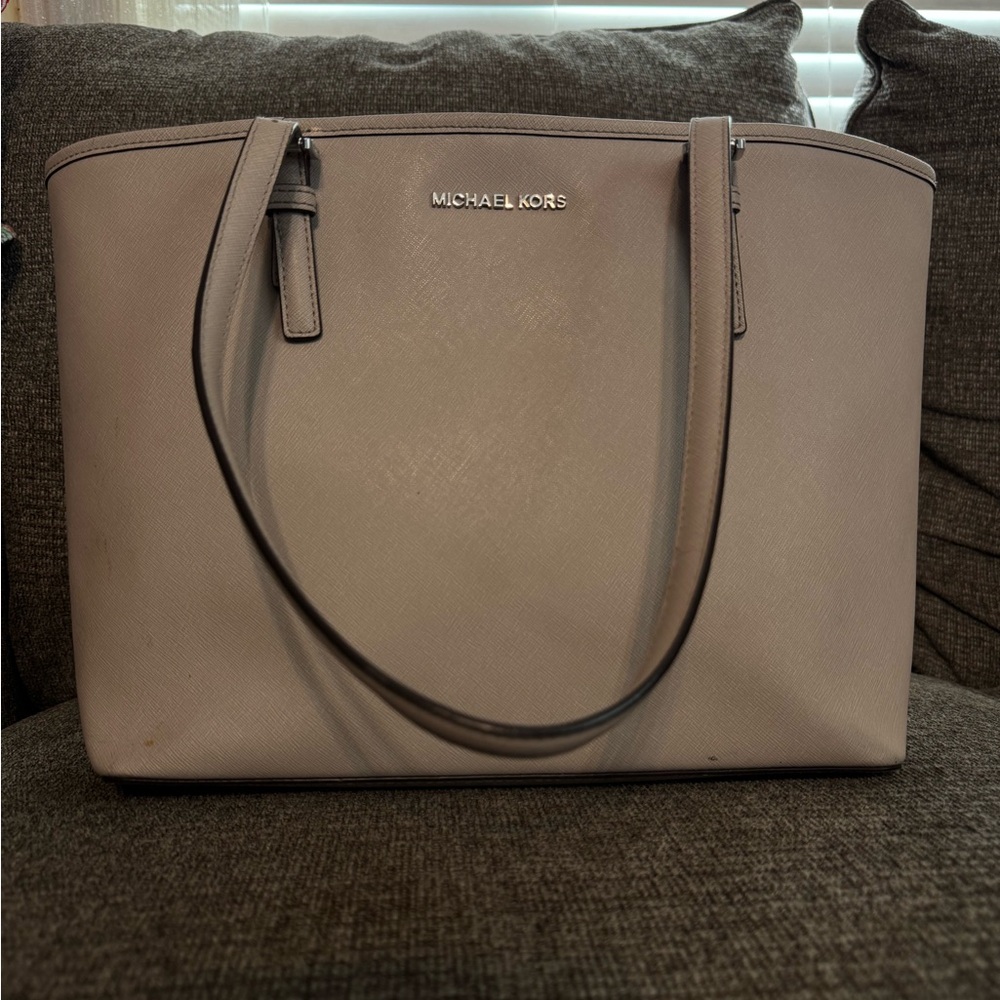 ✨ Michael Kors Taupe/Gray Saffiano Leather Tote ✨